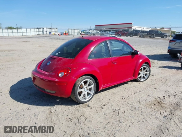 2006 Volkswagen New Beetle Coupe with VIN 3VWRW31C86M414081, listed as a IAAI auction lot 42066750 with 185,904 mi miles. Bid and sale history available at carsss.com. Image 4.