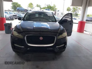 2017 Jaguar F-Pace 35t R-Sport z VIN SADCL2BV7HA063633, wystawiony jako IAAI lot #42561114 z przebiegiem 131 230 mil mil oraz . Historia ofert i sprzedaży dostępna na DreamBid. Obrazek 12.