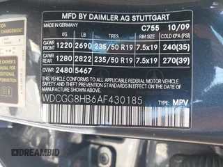 2010 Mercedes-Benz GLK with VIN WDCGG8HB6AF430185, listed as a IAAI auction lot 41913739 with 111,502 mi miles. Bid and sale history available at carsss.com. Image 9.