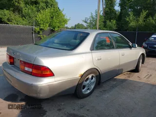 1997 Lexus ES 300 z VIN JT8BF22G7V0016733, wystawiony jako IAAI lot #42429677 z przebiegiem 204 315 mil mil oraz . Historia ofert i sprzedaży dostępna na DreamBid. Obrazek 4.