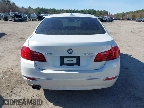 2015 BMW 5 Series 528i xDrive with VIN WBA5A7C52FD622472, listed as a IAAI auction lot 41999000 with 106,602 mi miles and . Bid and sale history available at carsss.com. Image 17.