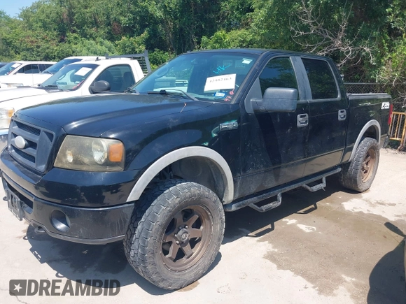 2007 Ford F-150 XLT z VIN 1FTPW14V47KD26004, wystawiony jako IAAI lot #42482463 z przebiegiem 275 392 mil mil oraz . Historia ofert i sprzedaży dostępna na DreamBid. Obrazek 2.