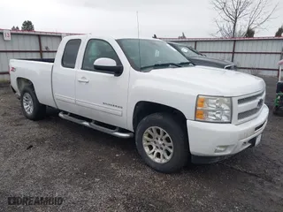 2010 Chevrolet Silverado 1500 LT with VIN 1GCSKSE36AZ137555, listed as a IAAI auction lot 41655037 with 139,574 mi miles. Bid and sale history available at carsss.com. Image 1.