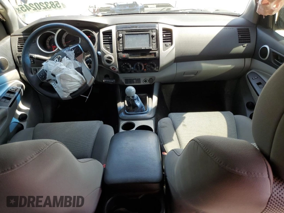 2015 Toyota Tacoma z VIN 5TFLU4EN5FX135486, wystawiony jako Copart lot #58320245 z przebiegiem 95 424 mil mil oraz Szkoda całkowita • Salvage title. Historia ofert i sprzedaży dostępna na DreamBid. Obrazek 8.