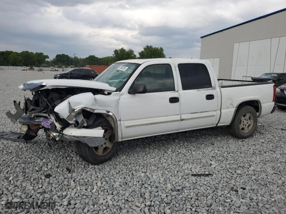 2006 Chevrolet Silverado 1500 LT2 with VIN 2GCEC13Z461264848, listed as a Copart auction lot 49963555 with 211,222 mi miles and Non Repairable. Bid and sale history available at carsss.com. Image 1.