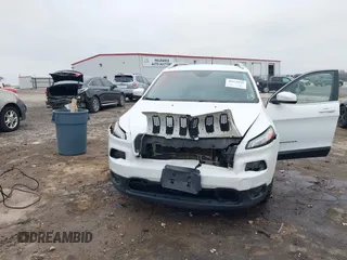 2018 Jeep Cherokee Latitude Plus with VIN 1C4PJLLBXJD514085, listed as a IAAI auction lot 40934899 with 153,619 mi miles. Bid and sale history available at carsss.com. Image 6.