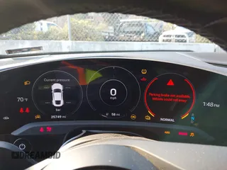 2022 Porsche Taycan z VIN WP0AA2Y10NSA11640, wystawiony jako IAAI lot #41215410 z przebiegiem 25 749 mil mil oraz . Historia ofert i sprzedaży dostępna na DreamBid. Obrazek 17.