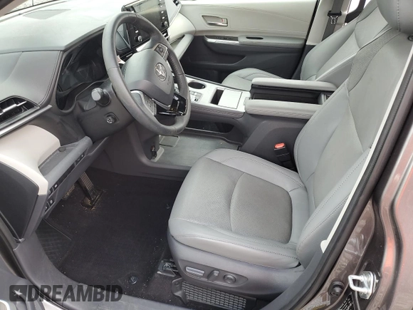 2021 Toyota Sienna Limited z VIN 5TDZRKEC6MS039819, wystawiony jako Copart lot #56318785 z przebiegiem Nie podano mil oraz Szkoda całkowita • Salvage title. Historia ofert i sprzedaży dostępna na DreamBid. Obrazek 7.