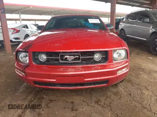 2008 Ford Mustang Deluxe with VIN 1ZVHT80N985143223, listed as a IAAI auction lot 42023600 with 193,678 mi miles. Bid and sale history available at carsss.com. Image 12.