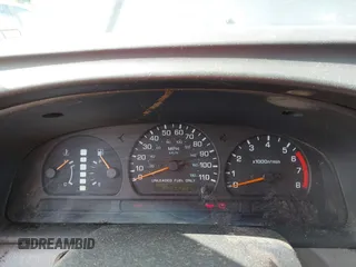 1999 Nissan Frontier XE z VIN 1N6ED26Y6XC301588, wystawiony jako IAAI lot #42703428 z przebiegiem Nie podano mil oraz . Historia ofert i sprzedaży dostępna na DreamBid. Obrazek 7.