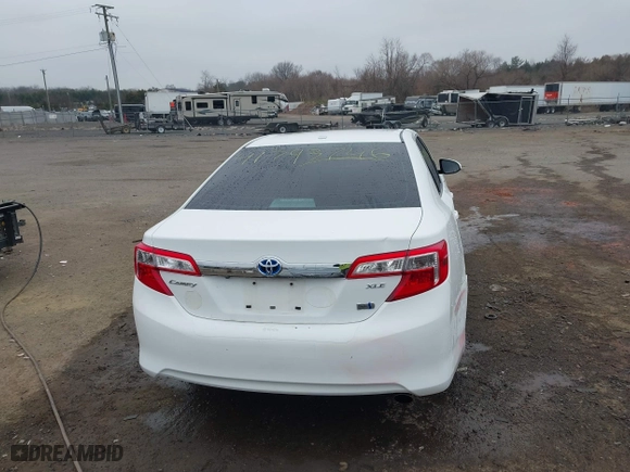2014 Toyota Camry Hybrid LE with VIN 4T1BD1FK1EU102768, listed as a IAAI auction lot 41793746 with 157,015 mi miles. Bid and sale history available at carsss.com. Image 17.