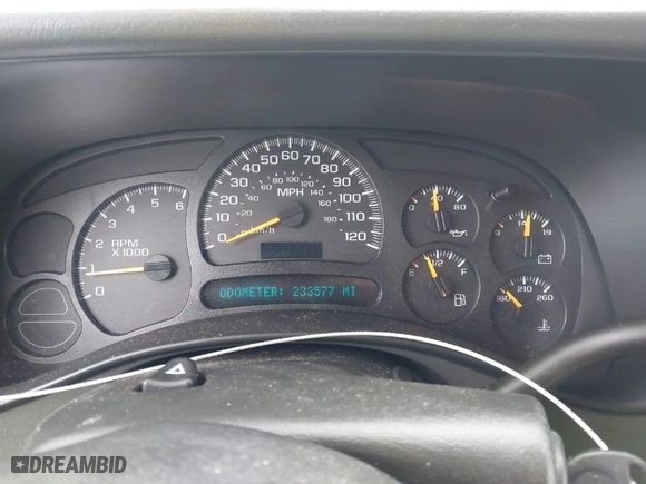 2005 GMC Yukon SLT with VIN 1GKEC13T15J221363, listed as a IAAI auction lot 41388170 with 233,577 mi miles. Bid and sale history available at carsss.com. Image 7.