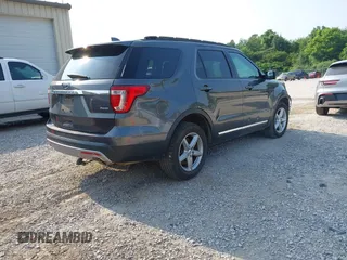 2017 Ford Explorer XLT z VIN 1FM5K8D82HGC79240, wystawiony jako IAAI lot #42402472 z przebiegiem 139 303 mil mil oraz . Historia ofert i sprzedaży dostępna na DreamBid. Obrazek 4.