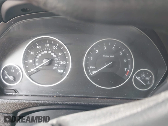 2015 BMW 3 Series 328i xDrive с VIN WBA3B5G53FNS20635, выставлен на аукционе IAAI как лот 42744509 с пробегом Не указан миль и . История ставок и продаж доступна на DreamBid. Изображение 7.
