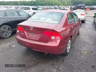2008 Honda Civic LX z VIN 1HGFA16518L058985, wystawiony jako IAAI lot #42209026 z przebiegiem 140 395 mil mil oraz . Historia ofert i sprzedaży dostępna na DreamBid. Obrazek 4.