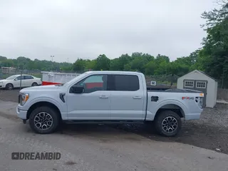 2021 Ford F-150 XL z VIN 1FTEW1EP5MKE17091, wystawiony jako IAAI lot #42413293 z przebiegiem 57 042 mil mil oraz . Historia ofert i sprzedaży dostępna na DreamBid. Obrazek 15.