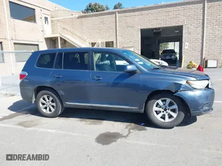 2013 Toyota Highlander with VIN 5TDBK3EH5DS186463, listed as a IAAI auction lot 41754744 with 251,850 mi miles. Bid and sale history available at carsss.com. Image 14.