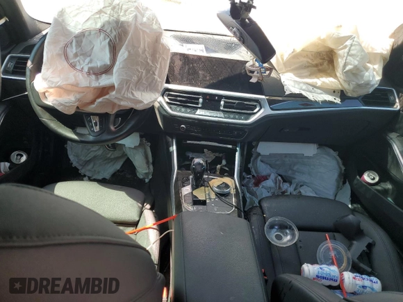 2020 BMW 3 Series 330i z VIN 3MW5R1J02L8B18977, wystawiony jako Copart lot #57972275 z przebiegiem Nie podano mil oraz Nie do naprawy • Non repairable. Historia ofert i sprzedaży dostępna na DreamBid. Obrazek 8.