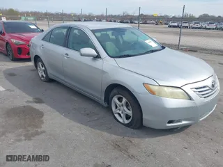 2007 Toyota Camry CE with VIN 4T1BE46K47U043586, listed as a IAAI auction lot 41698892 with 220,617 mi miles. Bid and sale history available at carsss.com. Image 1.