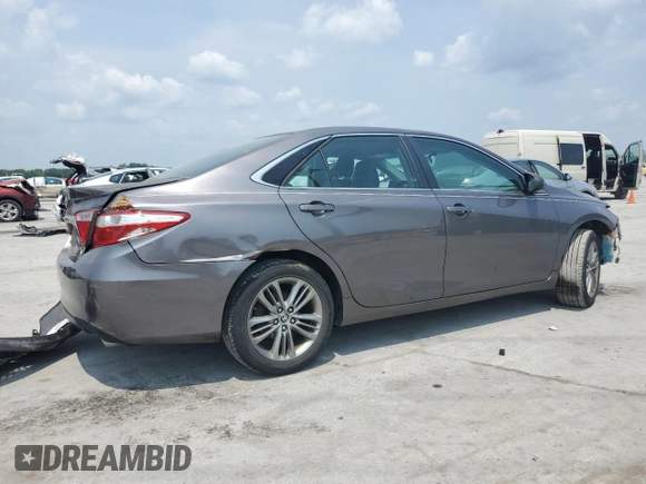 2015 Toyota Camry XLE z VIN 4T1BF1FK4FU039015, wystawiony jako Copart lot #59293295 z przebiegiem 130 335 mil mil oraz Szkoda całkowita • Salvage title. Historia ofert i sprzedaży dostępna na DreamBid. Obrazek 3.