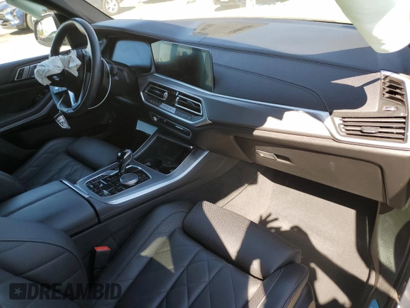 2023 BMW X5 xDrive45e z VIN 5UXTA6C02P9P99227, wystawiony jako Copart lot #50364625 z przebiegiem Nie podano mil oraz Szkoda całkowita • Salvage title. Historia ofert i sprzedaży dostępna na DreamBid. Obrazek 8.