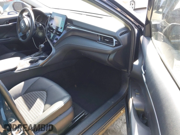 2021 Toyota Camry SE Nightshade with VIN 4T1G11AK6MU526029, listed as a IAAI auction lot 41626272 with 82,987 mi miles and . Bid and sale history available at DreamBid. Image 5.