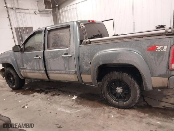 2011 GMC Sierra 1500 SLE with VIN 3GTP2VE36BG236062, listed as a IAAI auction lot 41567246 with 186,678 mi miles. Bid and sale history available at carsss.com. Image 14.