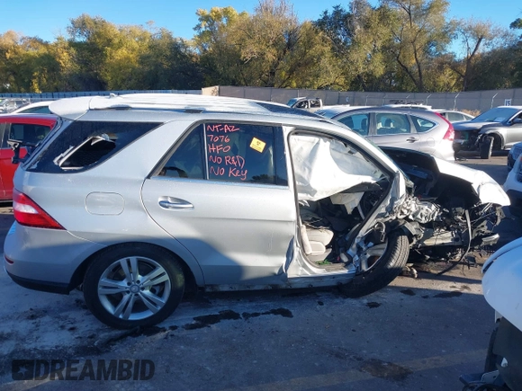2015 Mercedes-Benz M 350 with VIN 4JGDA5HB4FA595001, listed as a IAAI auction lot 40765975 with Not provided miles and . Bid and sale history available at DreamBid. Image 13.