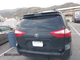 2018 Toyota Sienna LE Auto Access Seat с VIN 5TDKZ3DC4JS958786, выставлен на аукционе IAAI как лот 41777680 с пробегом 104 694 миль миль и . История ставок и продаж доступна на DreamBid. Изображение 16.