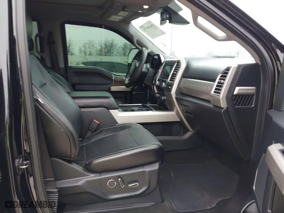 2017 Ford Super Duty F-250 SRW Lariat with VIN 1FT7W2B68HEC73597, listed as a IAAI auction lot 41655771 with 71,027 mi miles. Bid and sale history available at carsss.com. Image 5.