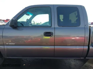 2001 Chevrolet Silverado 1500 LS with VIN 2GCEC19V411309090, listed as a IAAI auction lot 41693056 with 174,262 mi miles. Bid and sale history available at carsss.com. Image 14.