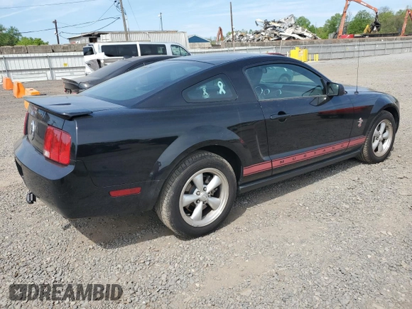 2008 Ford Mustang Deluxe z VIN 1ZVHT80N085132479, wystawiony jako Copart lot #54768695 z przebiegiem 42 404 mil mil oraz Szkoda całkowita • Salvage title. Historia ofert i sprzedaży dostępna na DreamBid. Obrazek 3.
