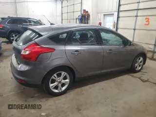 2014 Ford Focus SE z VIN 1FADP3K2XEL255540, wystawiony jako Copart lot #57070215 z przebiegiem 236 707 mil mil oraz Czysty tytuł • Clean title. Historia ofert i sprzedaży dostępna na DreamBid. Obrazek 3.