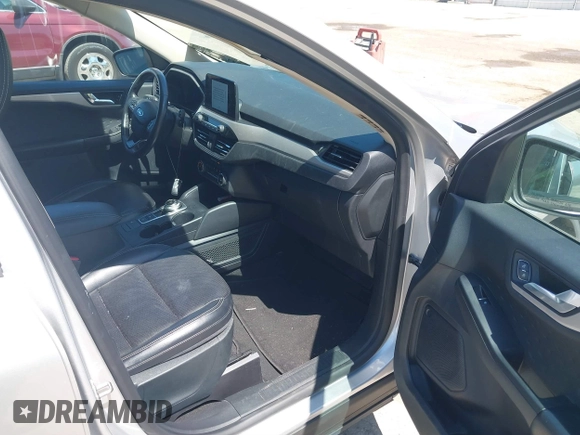2020 Ford Escape SE Sport Hybrid with VIN 1FMCU0BZXLUA68912, listed as a IAAI auction lot 41791162 with 45,619 mi miles and . Bid and sale history available at carsss.com. Image 5.