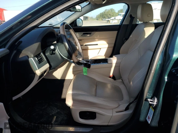 2017 Jaguar XF 35t Prestige with VIN SAJBE4BV1HCY30847, listed as a Copart auction lot 78914324 with 33,592 mi miles and Salvage Title. Bid and sale history available at carsss.com. Image 7.
