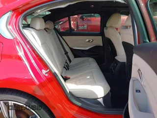 2021 BMW 3 Series 330i z VIN 3MW5R1J08M8B56246, wystawiony jako IAAI lot #42355325 z przebiegiem 48 699 mil mil oraz . Historia ofert i sprzedaży dostępna na DreamBid. Obrazek 8.