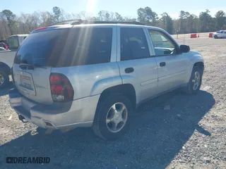 2007 Chevrolet TrailBlazer LT with VIN 1GNDS13S472204966, listed as a IAAI auction lot 41878317 with 253,490 mi miles. Bid and sale history available at carsss.com. Image 4.