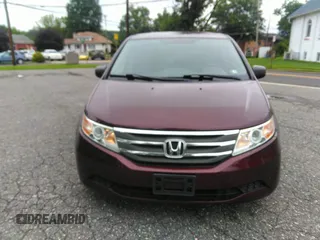 2013 Honda Odyssey LX с VIN 5FNRL5H23DB052215, выставлен на аукционе IAAI как лот 42389009 с пробегом 103 933 миль миль и . История ставок и продаж доступна на DreamBid. Изображение 12.