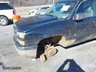 2006 Chevrolet Silverado 1500 LT1 with VIN 2GCEK13TX61232856, listed as a IAAI auction lot 41593832 with 186,273 mi miles. Bid and sale history available at carsss.com. Image 17.