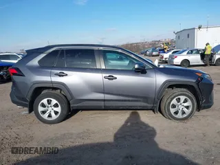 2021 Toyota RAV4 LE with VIN 2T3G1RFV3MC168172, listed as a IAAI auction lot 41599962 with 34,006 mi miles. Bid and sale history available at carsss.com. Image 13.