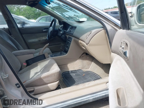 1996 Honda Accord LX with VIN 1HGCD5635TA258353, listed as a IAAI auction lot 41963481 with 215,926 mi miles and . Bid and sale history available at carsss.com. Image 5.