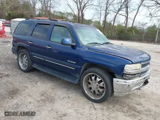 2001 Chevrolet Tahoe LT with VIN 1GNEC13T81R220256, listed as a IAAI auction lot 41800905 with 251,247 mi miles. Bid and sale history available at carsss.com. Image 1.