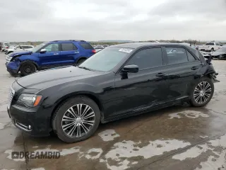 2013 Chrysler 300 S z VIN 2C3CCAGT4DH529368, wystawiony jako Copart lot #78245284 z przebiegiem 149 850 mil mil oraz Szkoda całkowita • Salvage title. Historia ofert i sprzedaży dostępna na DreamBid. Obrazek 1.