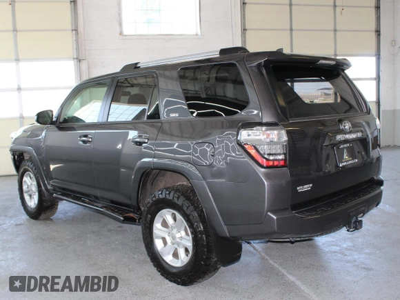 2019 Toyota 4Runner SR5 z VIN JTEBU5JR4K5733967, wystawiony jako Copart lot #59749215 z przebiegiem 42 467 mil mil oraz Szkoda całkowita • Salvage title. Historia ofert i sprzedaży dostępna na DreamBid. Obrazek 4.