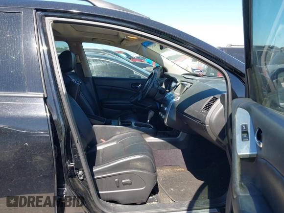 2011 Nissan Murano LE z VIN JN8AZ1MU0BW065044, wystawiony jako IAAI lot #42304527 z przebiegiem 248 307 mil mil oraz . Historia ofert i sprzedaży dostępna na DreamBid. Obrazek 5.