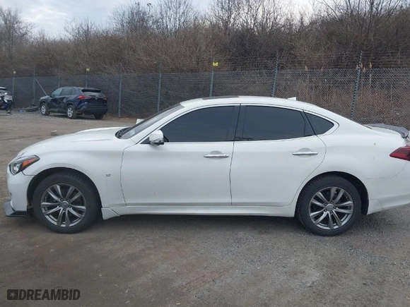 2016 Infiniti Q70 with VIN JN1BY1AR8GM270331, listed as a IAAI auction lot 41497630 with 93,922 mi miles. Bid and sale history available at carsss.com. Image 14.