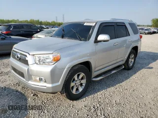 2011 Toyota 4Runner SR5 z VIN JTEZU5JR5B5024334, wystawiony jako Copart lot #52232415 z przebiegiem 188 591 mil mil oraz Szkoda całkowita • Salvage title. Historia ofert i sprzedaży dostępna na DreamBid. Obrazek 1.