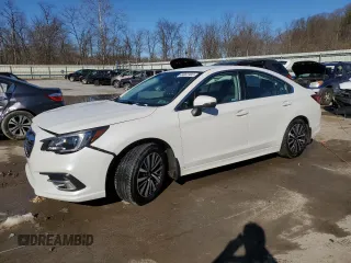 2018 Subaru Legacy Premium with VIN 4S3BNAF61J3029289, listed as a Copart auction lot 44007403 with 86,782 mi miles. Bid and sale history available at carsss.com. Image 1.