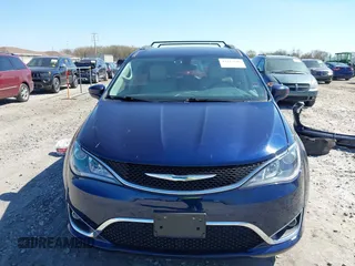 2018 Chrysler Pacifica Touring L z VIN 2C4RC1BGXJR126520, wystawiony jako IAAI lot #42223746 z przebiegiem 117 847 mil mil oraz . Historia ofert i sprzedaży dostępna na DreamBid. Obrazek 13.