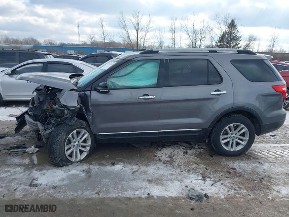 2014 Ford Explorer XLT with VIN 1FM5K8D83EGA98109, listed as a IAAI auction lot 41547412 with NaN miles. Bid and sale history available at carsss.com. Image 14.